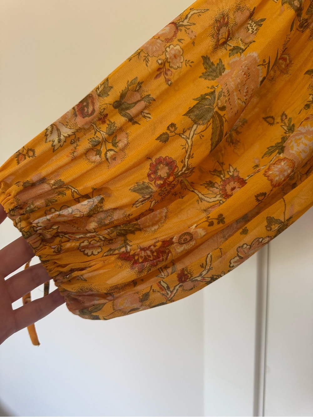 Aritzia Wilfred Talence Pleated Floral Garden Blouse - Picture 4 of 7